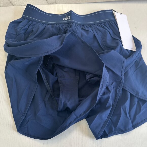 Women's Alo Yoga Shorts Casual Athletic Pants Size M - Picture 4 of 5